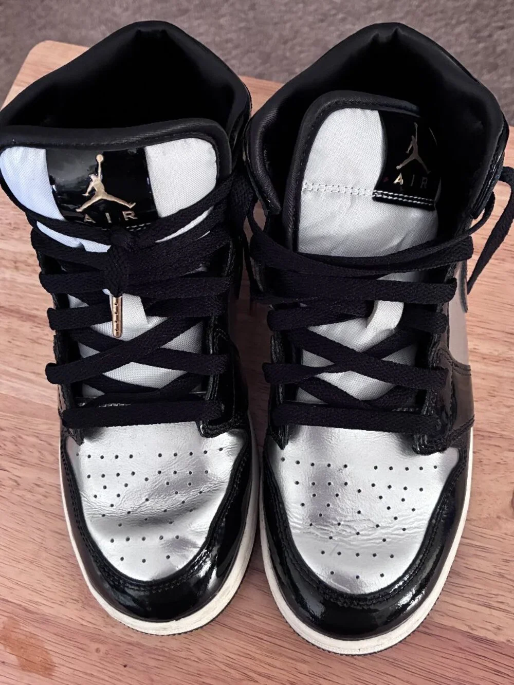 Nike Air Jordan 1 Mid SE Black Metallic Silver Patent Men's 7 Women's 8.5
